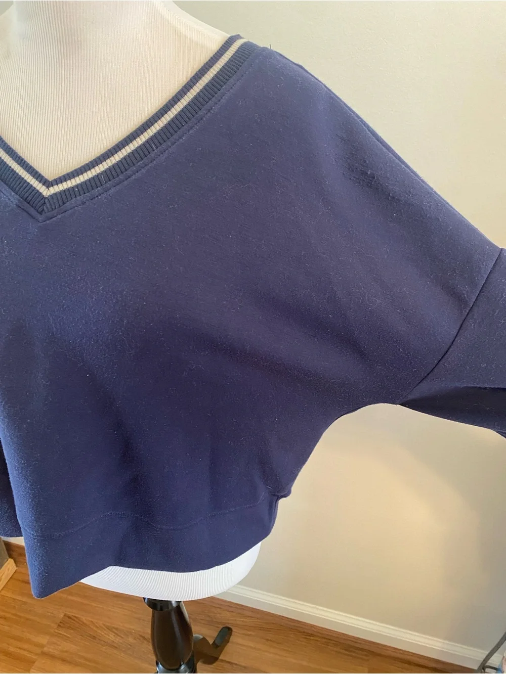 Cable & Gauge Navy V-Neck Sweater with Cream Trim